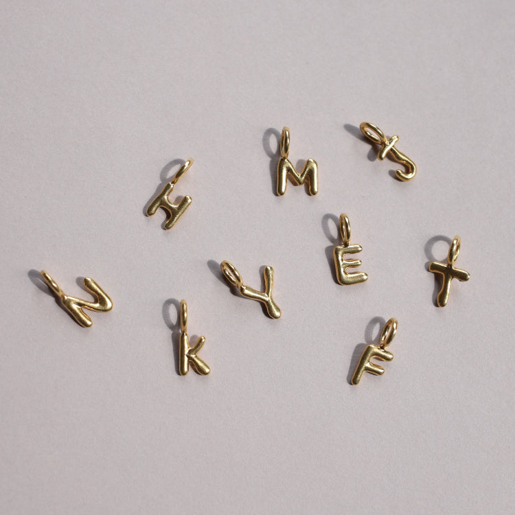 【NEW ITEM】Drawing alphabet charm GD