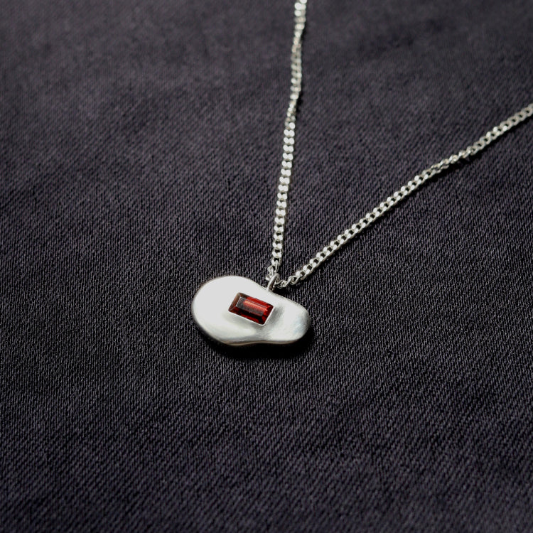 【Recall coming soon…】float necklace SV (Garnet)