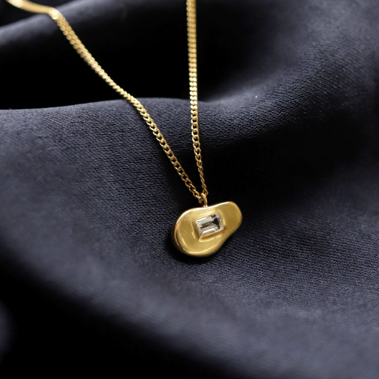 【online limited prelease 7/25 18:00~】float necklace GD (white quartz)