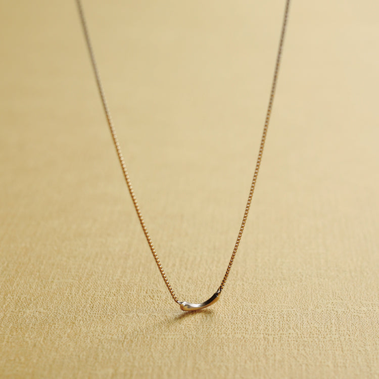 K18 breve necklace